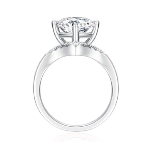 V-shaped micro-set Lab-grown Diamond Ring