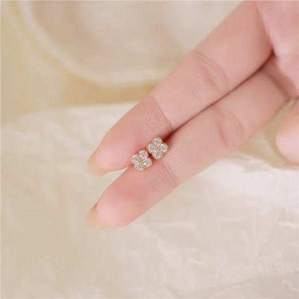 Lab Grown Diamond Four-leaf clover earrings