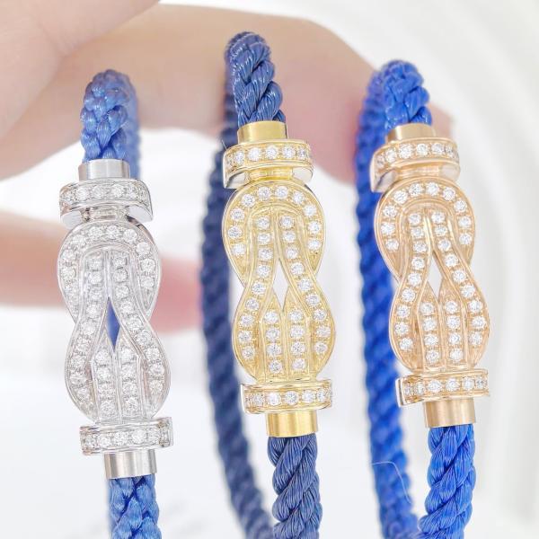 Lab grown diamond horseshoe-shaped braceletd bracelets